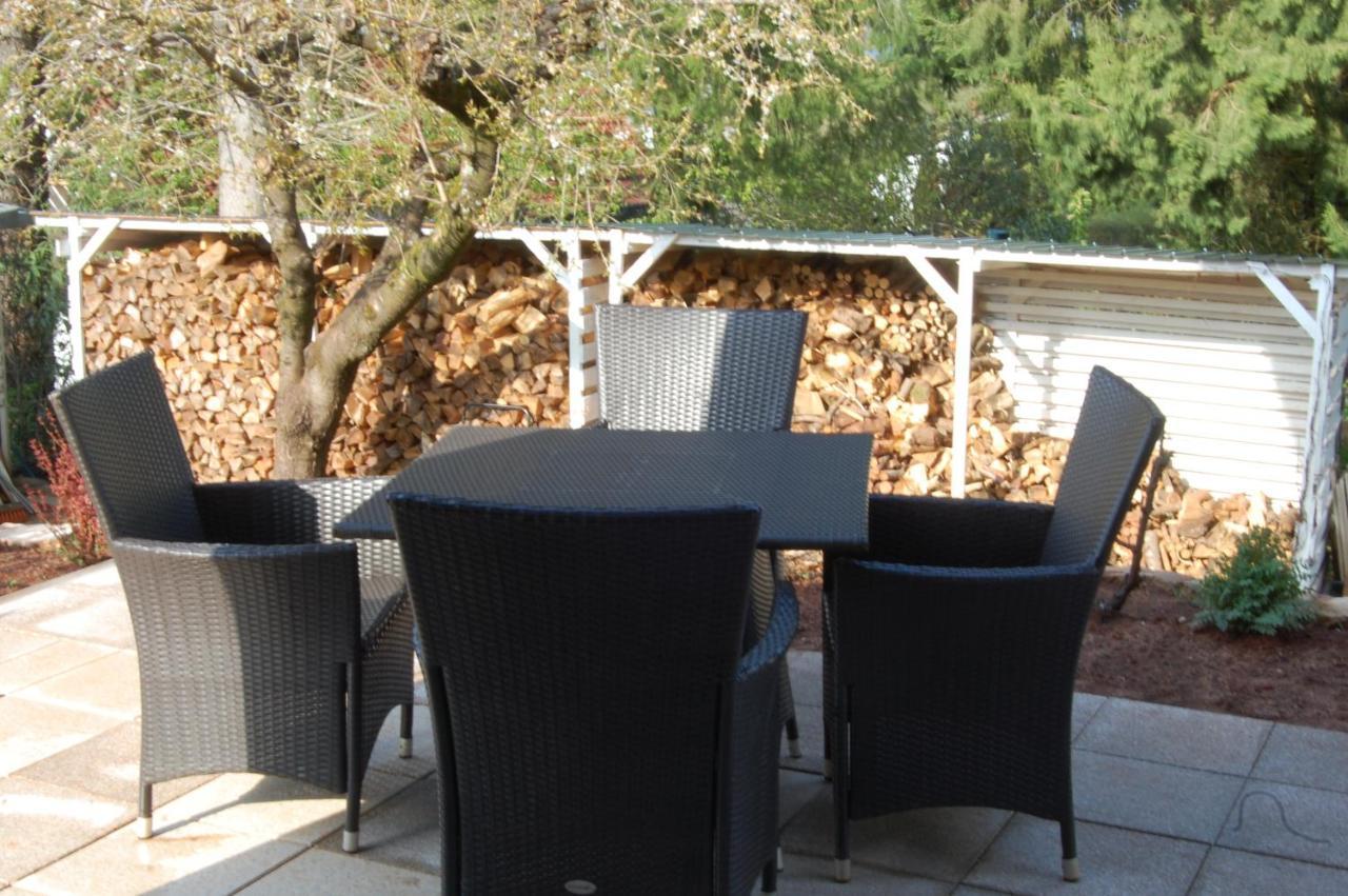 Wohnung Mit Kamin Terrasse Und Grill In Der Naehe Von Nuernberg Burgthann Bagian luar foto